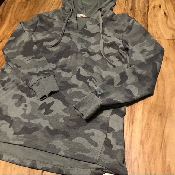 JANE and Delancey Anthropologie Green Camo Pullover Hoodie Womens Size Small - Picture 2 of 8